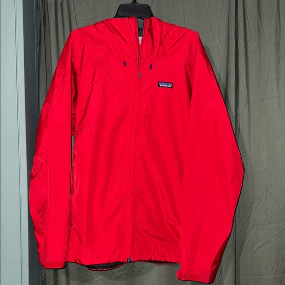Men's Red Patagonia Rain Jacket - Picture 1 of 9